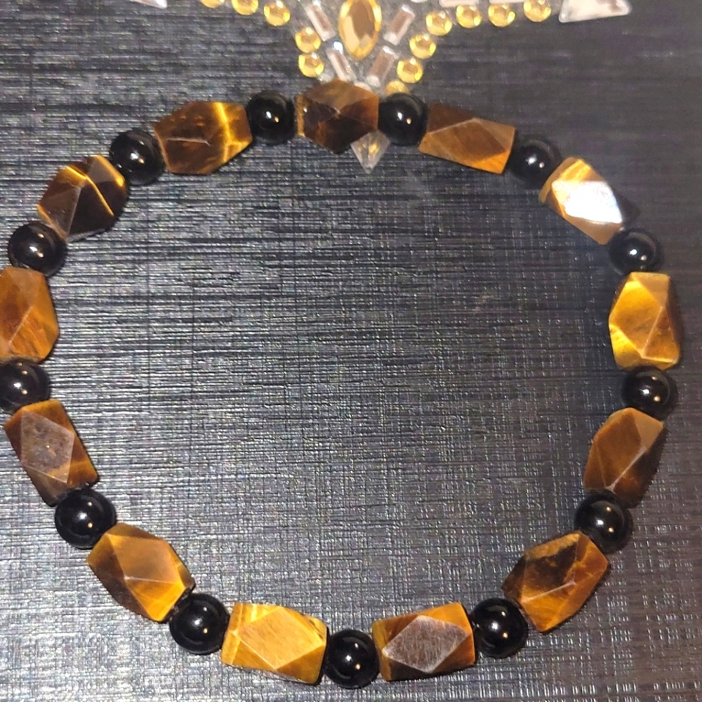 Tiger eye gem bracelet